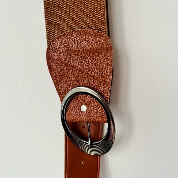 VINTAGE BELT SET - Picture 3 of 3